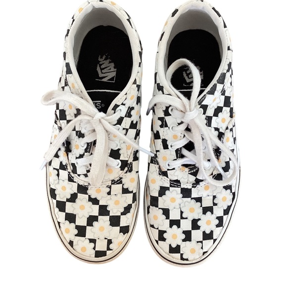 Vans Doheny Skate Shoes | girls 4 | black white checkered daisy | low sneaker - Picture 2 of 7